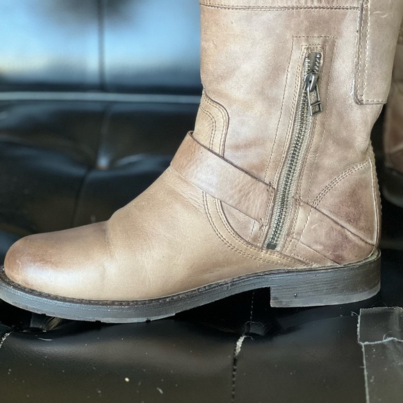 OLUKAI tan smoke brown genuine leather ankle moto boots beige taupe 8.5 - Picture 14 of 15